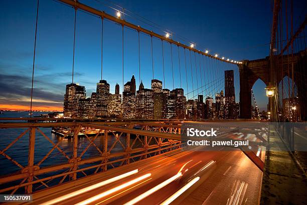 Foto de Brooklyn Bridge Por Diária e mais fotos de stock de Cabo de Aço - Cabo de Aço, Centro da cidade, Céu - Fenômeno natural