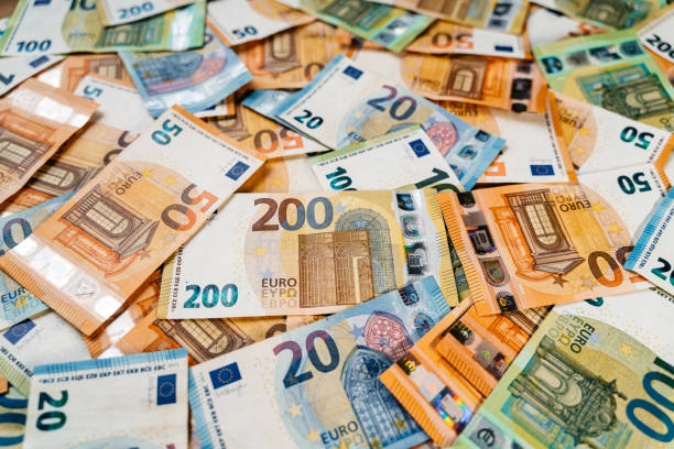 istock EURO Banknotes On a Pile 1505413346