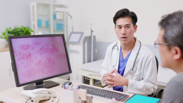 doctor explain shingles disease