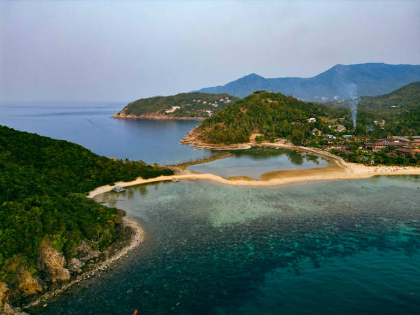 istock Top down view of Mae Haad Beach in Koh Phangan 1505730408