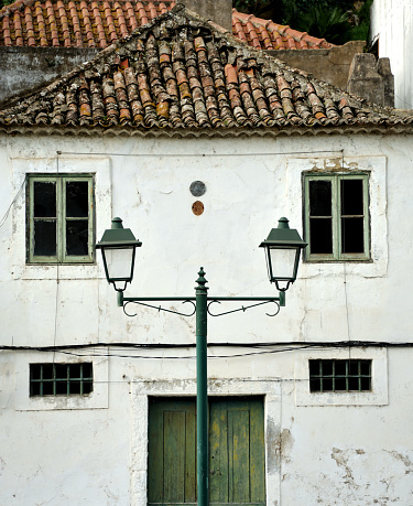 Ilumina lo viejo, Alenquer, Portugal photo