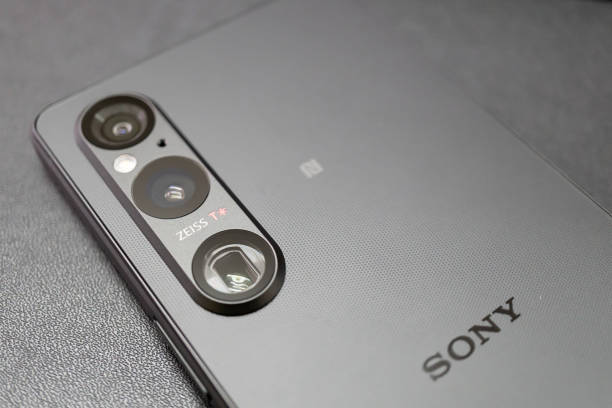 sony xperia 1 mark 5 - hand open stock-fotos und bilder