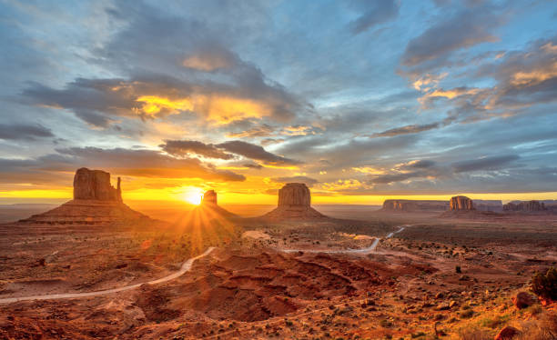 istock Dramatic sunrise in the amazing Monument Valley 1506550571