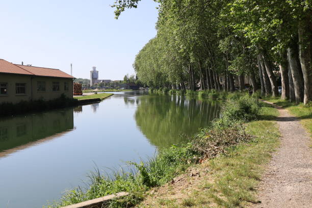istock Bar Le Duc - Marne-Rhine canal 1506594104