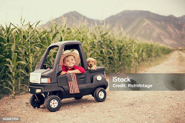 American Dzieci - zdjęcia stockowe i więcej obrazów Pick-up - Pick-up, 4-go lipca, Gospodarstwo