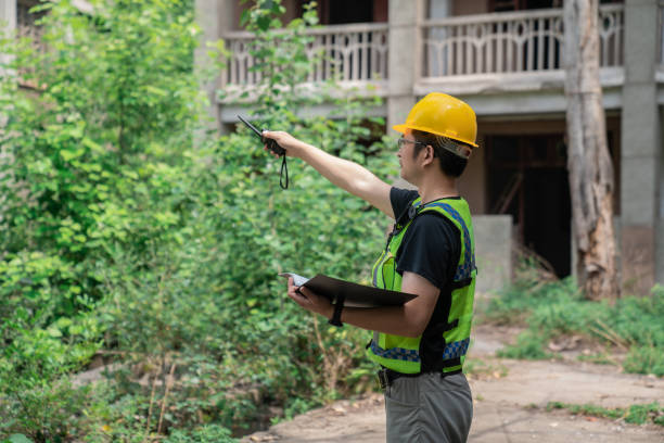 istock Asian Engineers are renovating old houses 1507086011