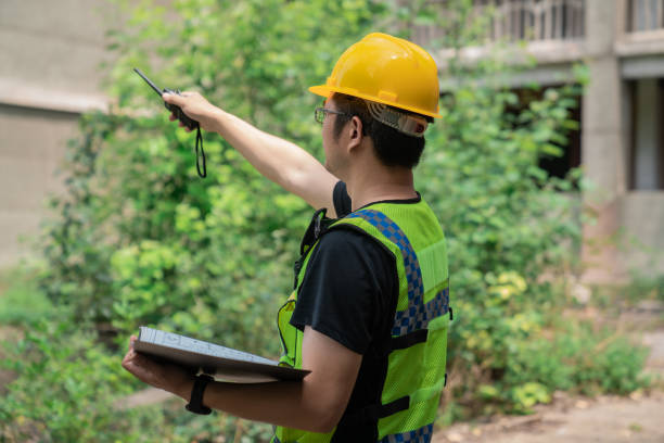 istock Asian Engineers are renovating old houses 1507086013