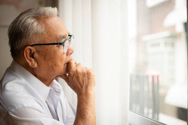 istock Old age, problem and people concept - senior man in glasses 1507185074