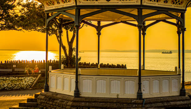 istock Beautiful sunset in Clevedon.All in orange. 1507227481