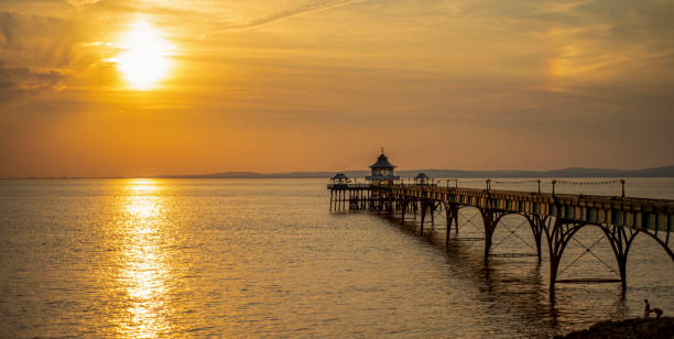 istock Reflection of the sun in the water. 1507227543
