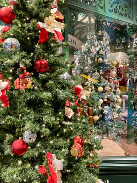 istock Spain- Barcelona - Christmas Tree and Christmas decoration 1507444096