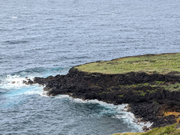 istock Green Hillside and Lava Flow in Hawaii 1507489173