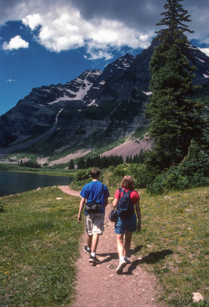 istock Maroon Bells - Hikers Approach Crater Lake - 2004 1507504793