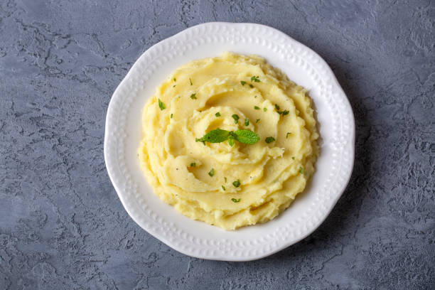 istock Serving of creamy mashed potato made from boiled potatoes 1507560012
