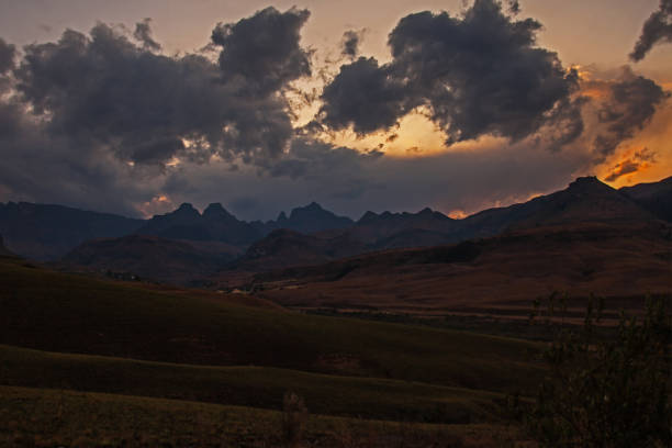 istock Cloudy Drakensberg Sunset 15739 1507592853