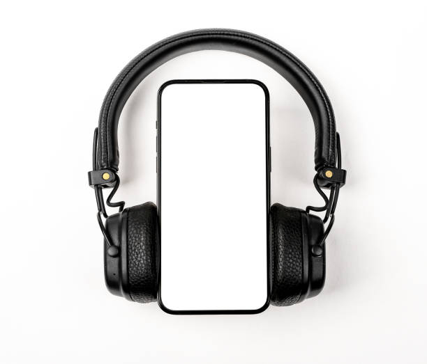 istock Mobile phone screen mock up and headphones 1508050492