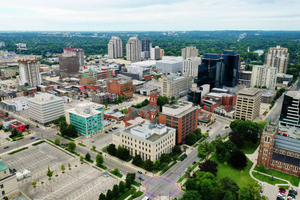 kuvapankkikuvat ja rojaltivapaat kuvat aiheesta ilmakuva lontoosta, ontariosta, kanadasta keväällä - london