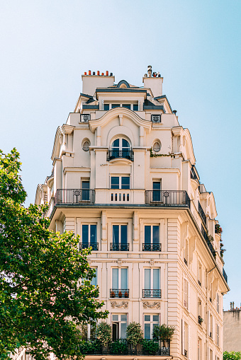 Apartments Downtown Paris in the Gros-Caillou District near Esplanade des Invalides