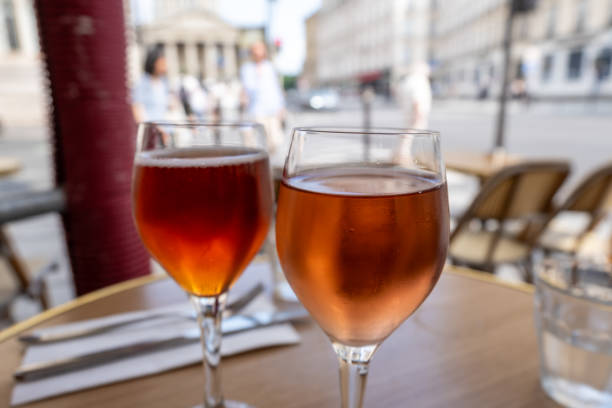 istock Two glass of Kirs 1508309868
