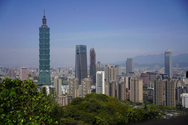 istock Taipei city at elephant mountain 1508312217