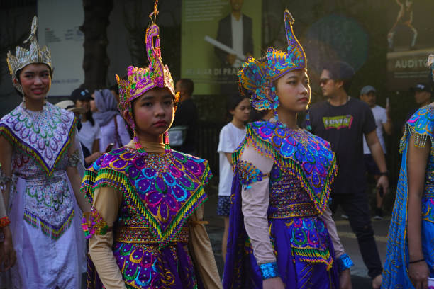 June 11, 2023 Peop wearing Indonesian traditional clothes at the Art carnival during Jakarta Car Free Day. June 11, 2023 Peop wearing Indonesian traditional clothes at the Art carnival during Jakarta Car Free Day. Street Photography. ondel ondel betawi stock pictures, royalty-free photos & images