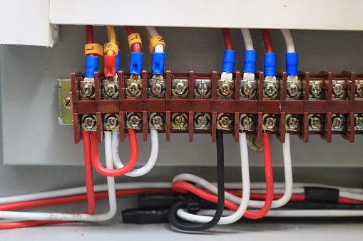 Electric power circuit control with wires cable and bolt in the fuse box.