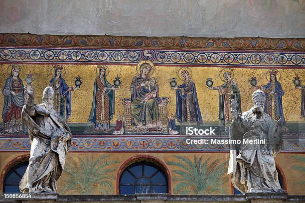 Estátua De Santa Maria Em Trastevere - Fotografias de stock e mais imagens de Antigo - Antigo, Arquitetura, Basílica