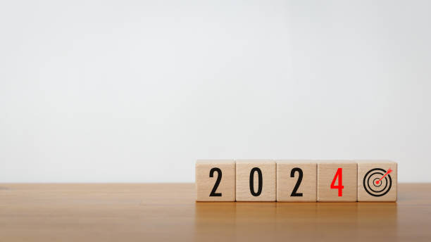 istock Wood cube block with 2024 text and arrow icon 1508638532