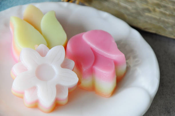 istock Pretty Layer Jelly Flower with Coconut Milk 1508814727