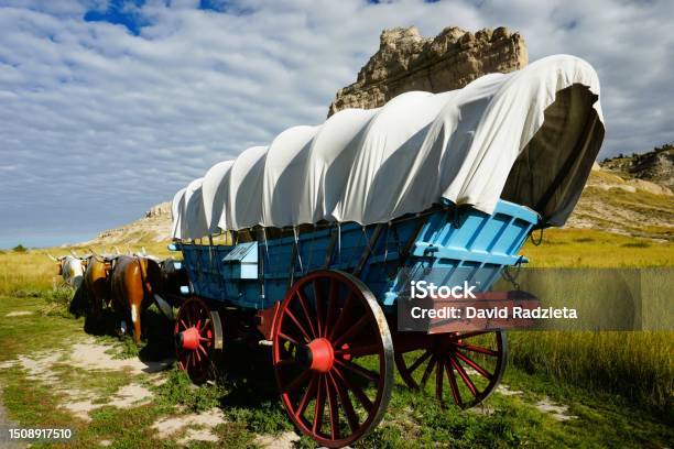 Scotts Bluff National Mobnument Stock Photo - Download Image Now - Chamber of Commerce, Color Image, Covered Wagon