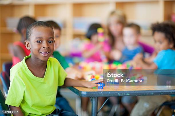 Infantário - Fotografias de stock e mais imagens de 4-5 Anos - 4-5 Anos, Afro-americano, Aluno da Escola Primária