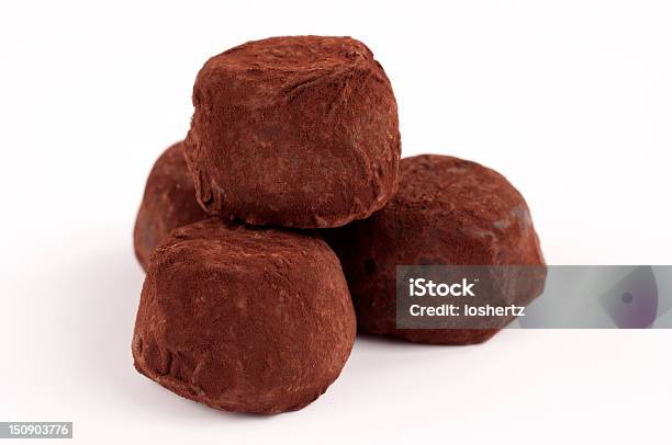 Trufas De Chocolate - Fotografias de stock e mais imagens de Quatro Objetos - Quatro Objetos, Trufa de chocolate, Amontoar
