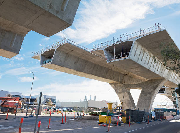 아래에 로드쇼의 재구성 - construction bridge below concrete 뉴스 사진 이미지