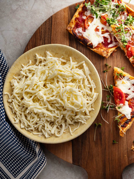 Shredded mozzarella cheese, low-moisture mozzarella, Grated cheese