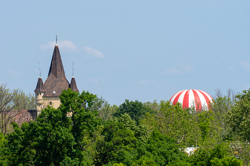 tower, red and white, balloon, trees, Városliget, City Park), Budapest