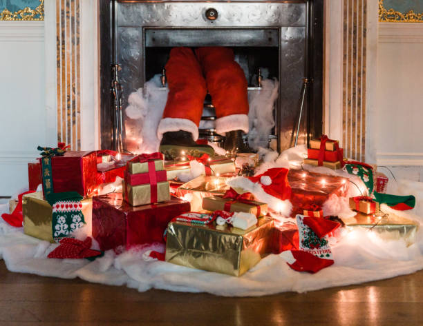 굴뚝을 내려오는 산타 다리 - fake snow santa claus christmas christmas decoration 뉴스 사진 이미지