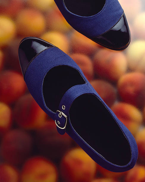 青の靴 - round toe shoes ストックフォトと画像