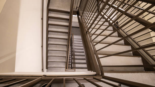 istock Seven flights of metal steps 1509548371