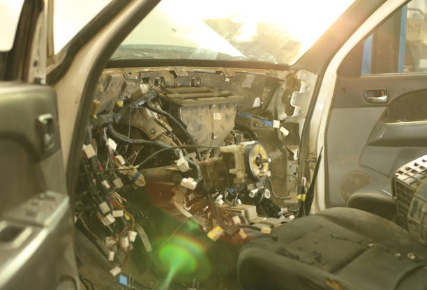 istock Cars repair 1509672944