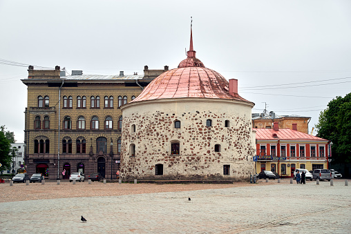 Market square and Round Tower is a fortification on the  of Vyborg city. It was built by Swedes in 1547-1550 as a part of the medieval town wall