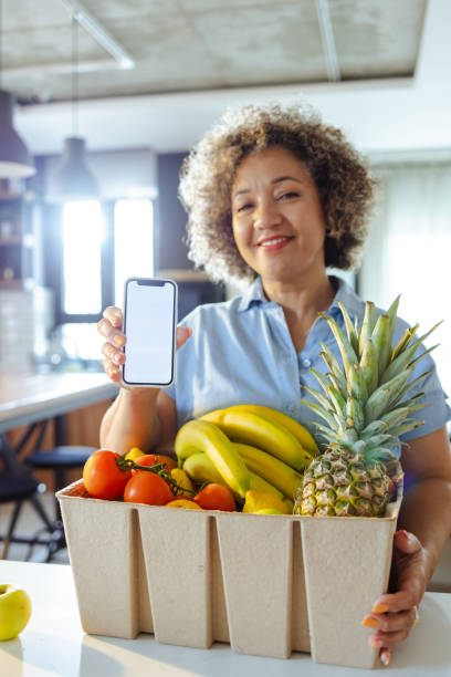 istock Easy ordering organic food via mobile app 1509868455