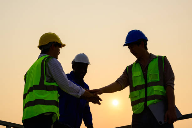 istock Engineers checking solar panels on solar power plant 1510554127