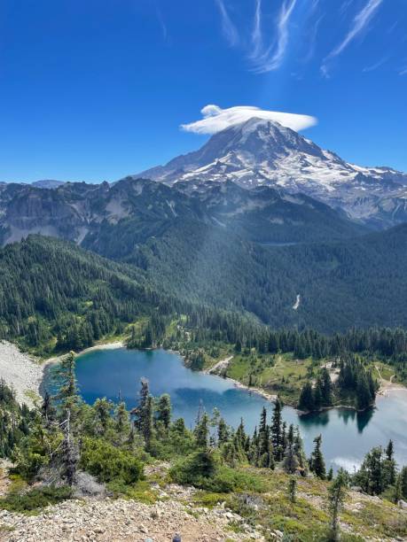 istock Mt Rainer from a distance 1510672904