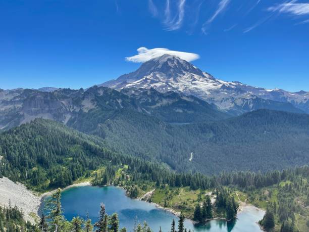 istock Mt Rainer from a distance 1510672915