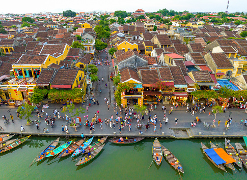 Hoi An is a city in Quang Nam province, Vietnam. Hoi An Ancient Town used to be a busy international trading port, including architectural heritages dating back hundreds of years, recognized by UNESCO as a world cultural heritage since 1999. Hoi An is fortunate not to be destroyed in two world wars and avoided massive urbanization at the end of the 20th century. The ancient town of Hoi An today is a special example of a traditional port town in Southeast Asia preserved intact and unique. Most of the houses here are traditional architecture dating from the 17th to 19th centuries, distributed along narrow streets.