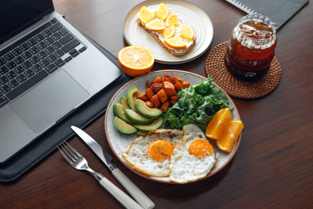 istock Healthy breakfast on the desk 1511322393