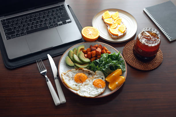 istock Healthy breakfast on the desk 1511322400