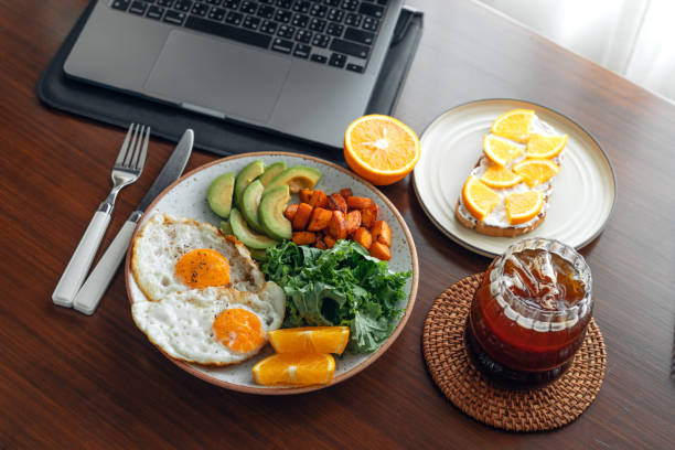 istock Healthy breakfast on the desk 1511322401