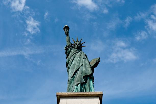 istock Statue of Liberty in Paris 1511362681