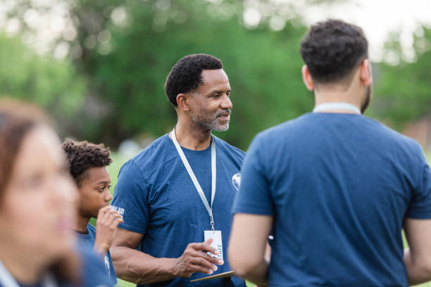 istock Father and son work together at the volunteer event 1511406747